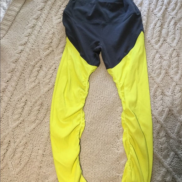 ZYIA Neon  Yellow Parallel Luxe 7/8 Leggings, 8/10 - Picture 2 of 3